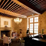 Chateau De Fontanges מלון 4*