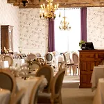 Chateau De Fontanges מלון 4*