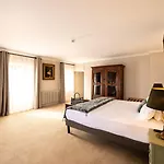 מלון Chateau De Fontanges 4*