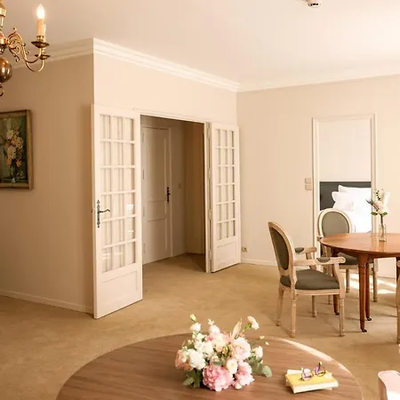 Chateau De Fontanges Hotel
