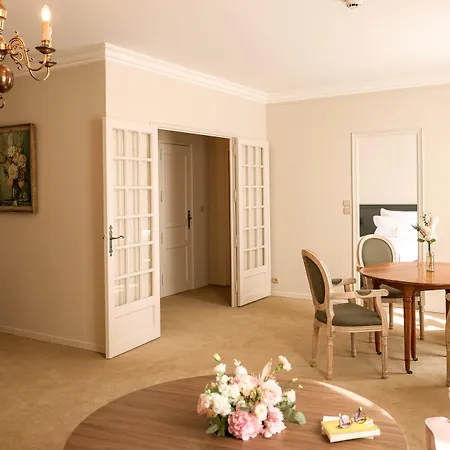 Château De Fontanges Hotel