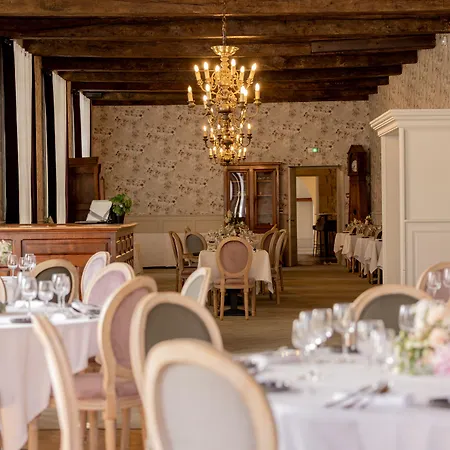 Отель Chateau De Fontanges 4*