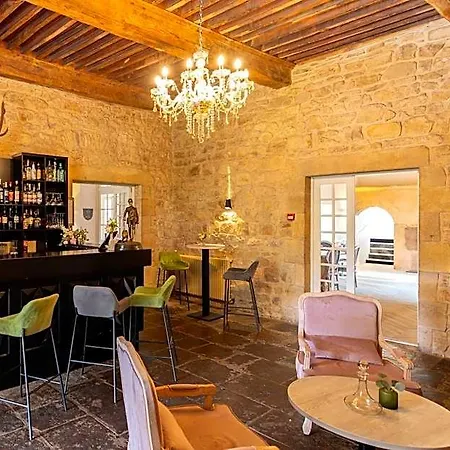 Chateau De Fontanges فندق 4*