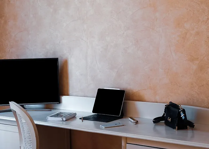 Chateau De Fontanges Отель