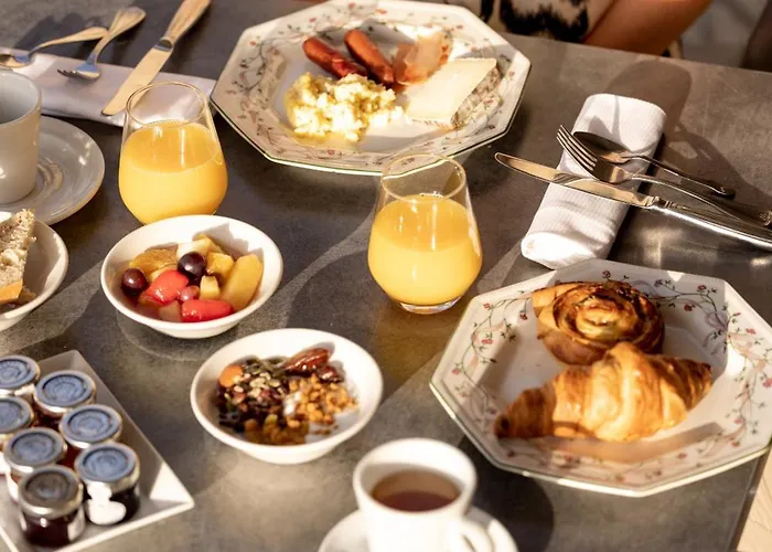 Отель Chateau De Fontanges